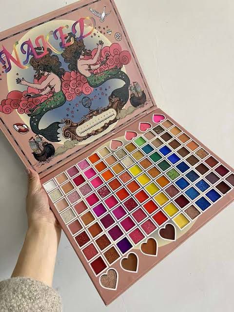 Naked 104 color eyeshadow palette